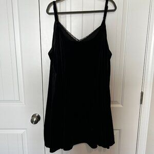 Torrid Black Velvet Lace Trim Trapeze Dress Women’s Plus Size 4 A-Line Spaghetti